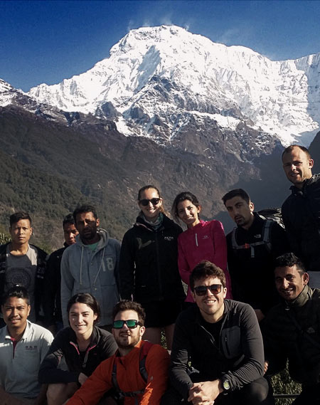 Faire un trek en famille au Népal.
